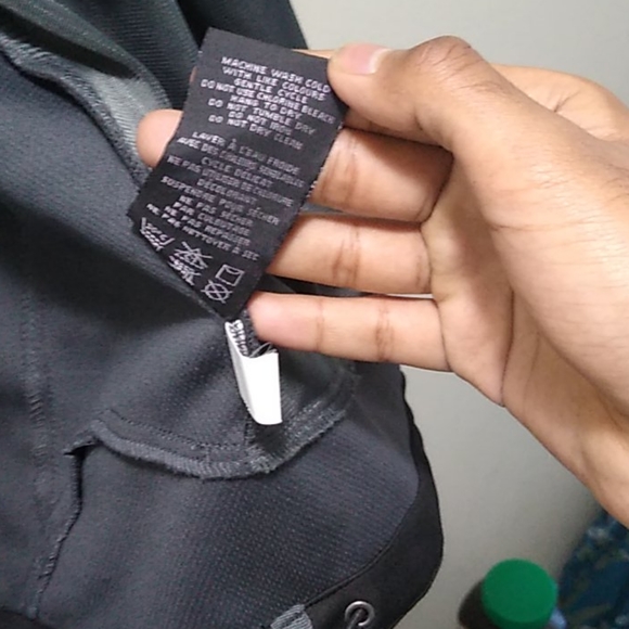 A stormtech performance jacket - Picture 2 of 5